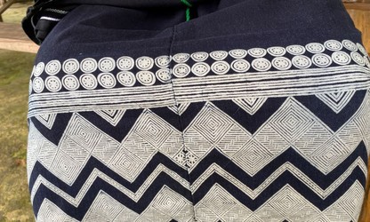 까오방성의 자오띠엔족의 밀랍 문양을 인쇄하는 직업