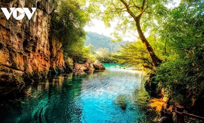 “Quelles sont les destinations touristiques les plus prisées par les touristes étrangers au Vietnam?”
