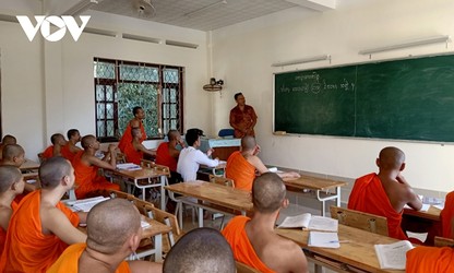Trường Trung cấp Pali-Khmer tỉnh Trà Vinh chăm lo cho học sinh dân tộc Khmer