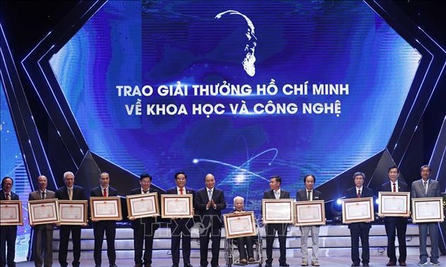 Penghargaan Ho Chi Minh Dikaitkan dengan Usaha Pembangunan dan Pengembangan Tanah Air