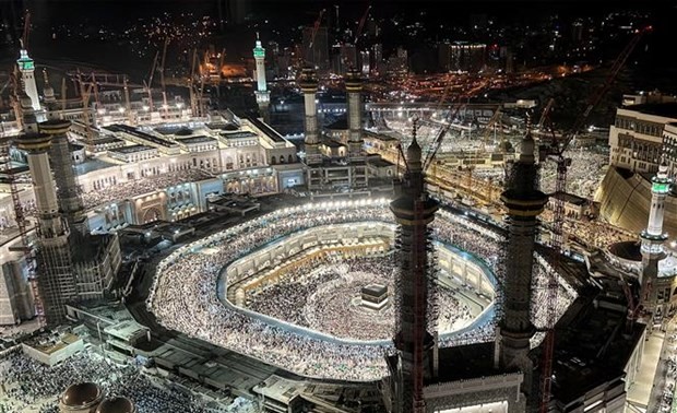 Menunaikan Ibadah Haji: Tetes Air Mata yang Bahagia dari Umat Islam Indonesia