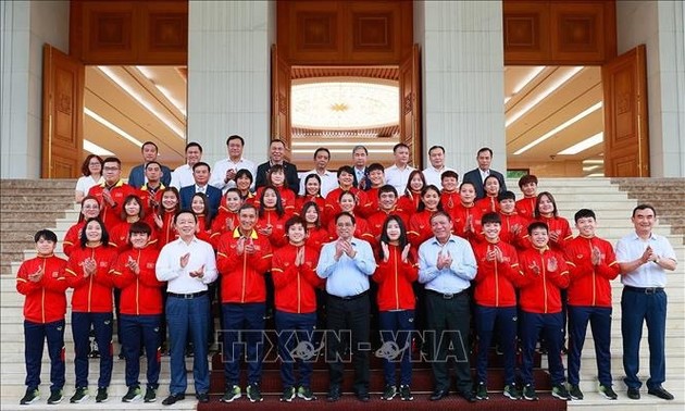 PM Pham Minh Chinh: Menyempurnakan dan Menyinkronkan Kebijakan untuk Mengembangkan Sepak Bola Wanita