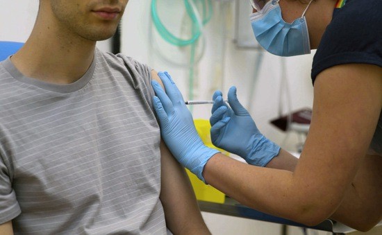 Uni Eropa mempertimbangkan akan memberikan bantuan keuangan sebanyak 2 miliar Euro untuk memproduksi vaksin Covid-19
