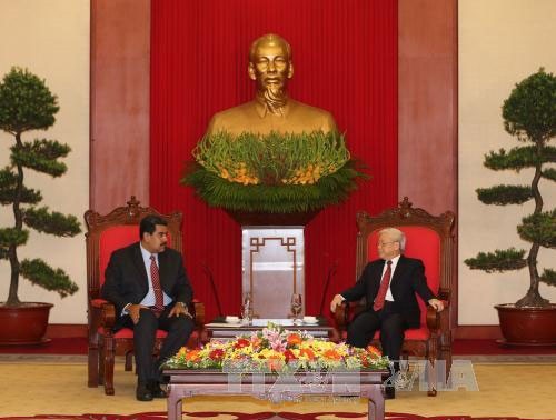 Sekjen, Presiden Nguyen Phu Trong mengirim tilgram ucapan selamat Hari Nasional Venezuela