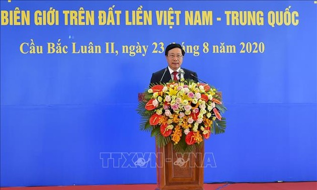Membawa hubungan kemitraan dan kerjasama yang strategis dan komprehensif Vietnam-Tiongkok menjadi intensif 