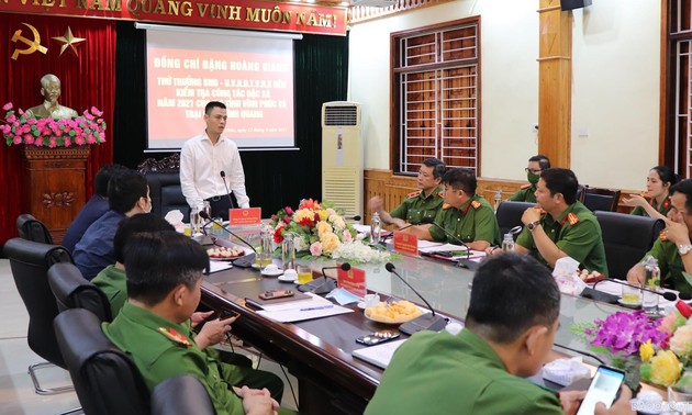Deputi Menlu Dang Hoang Giang Periksa Amnesti 2021 di Provinsi Vinh Phuc