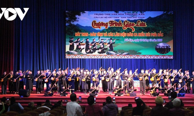 Klub Sac Cham Sebarkan Lagu Then dari Desa
