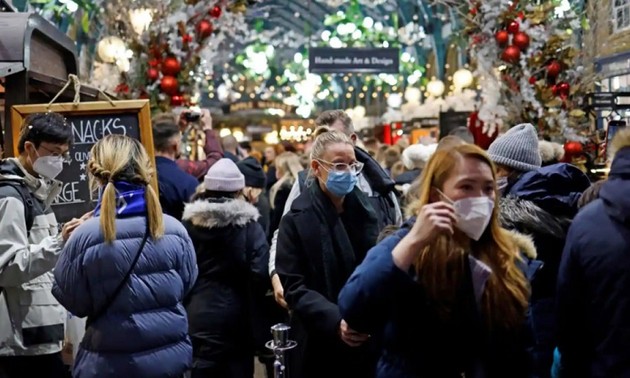 Eropa Berlomba dengan Varian Omicron Menjelang Perayaan Natal