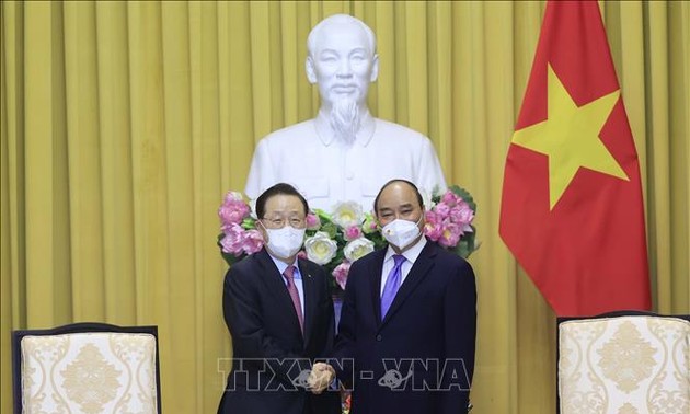 Presiden Nguyen Xuan Phuc Terima Presiden Dana Jaminan Kredit Republik Korea, Yoon Dae Hee