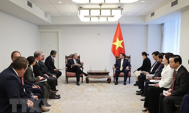 PM Pham Minh Chinh Menerima Berbagai Organisasi, Grup Ekonomi Besar AS dan Dunia