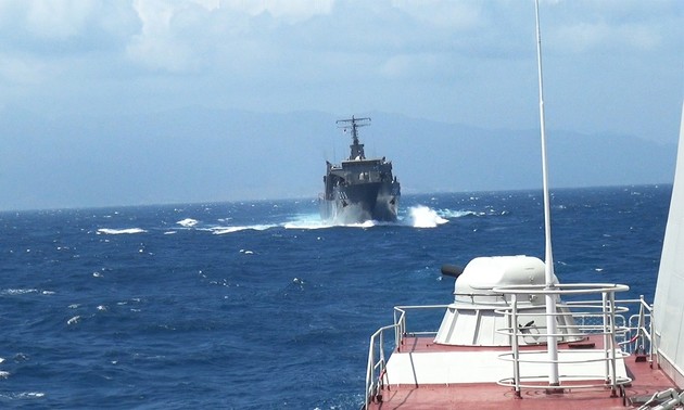 Kapal Angkatan Laut Vietnam-Singapura Lakukan Latihan Perang Gabungan di Laut