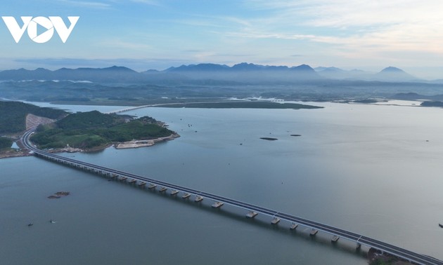 Perancangan Provinsi Quang Ninh: Mendorong Pertumbuhan Hijau dan Konektivitas Daerah