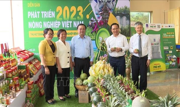 Forum “Pengembangan Pertanian Vietnam 2023 – Menyerap Badan Usaha Berinvestasi pada Pertanian yang Berkelanjutan”