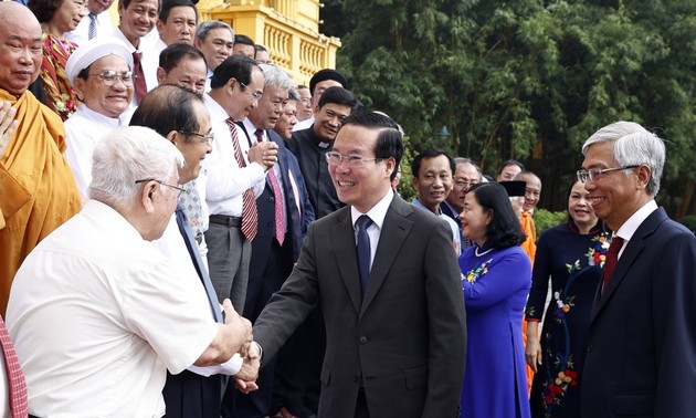 Presiden Vietnam Adakan Pertemuan dengan Delegasi Pemuka Agama, Intelektual, dan Individu Tipikal Kota Ho Chi Minh