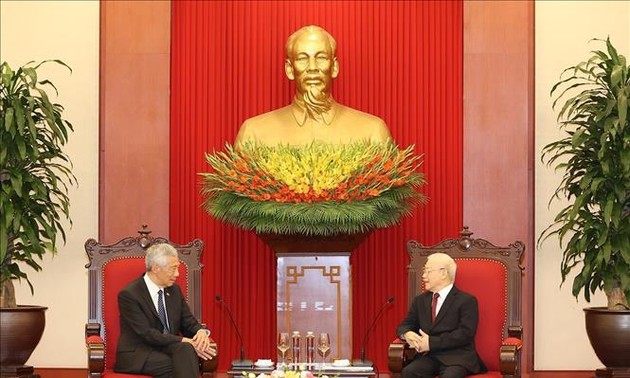 Sekjen KS PKV, Nguyen Phu Trong Menerima PM Singapura, Lee Hsien Loong