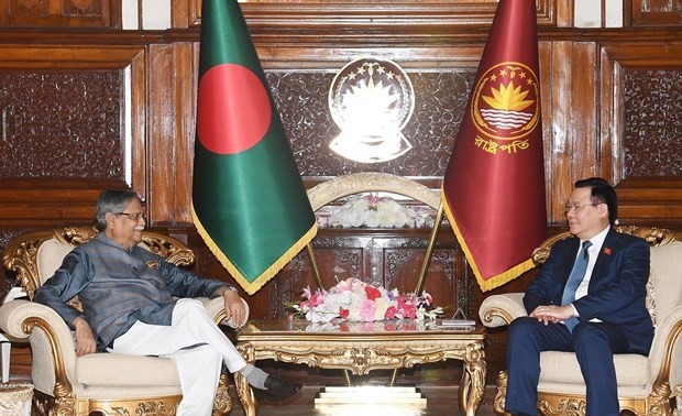 Ketua MN Vietnam, Vuong Dinh Hue Beraudiensi dengan Presiden Bangladesh, Mohammed Shahabuddin