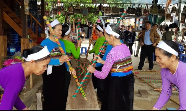 Dusun Nhot, Kecamatan Na Phon, Provinsi Hoa Binh Mengembangkan Pariwisata