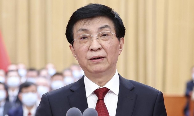 Ketua Konferensi Permusyawaratan Politik Rakyat Tiongkok, Wang Huning Datang ke Vietnam untuk Berziarah kepada Sekjen Nguyen Phu Trong