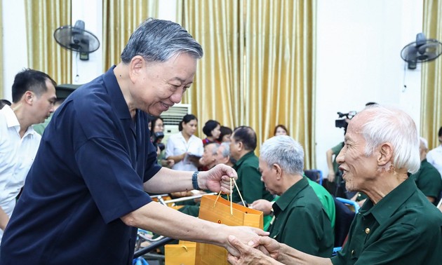 Presiden Vietnam, To Lam Kunjungi Pusat Perawatan Prajurit Disabilitas Thuan Thanh  