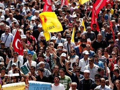 Olas de manifestación en Turquía tiende a extenderse