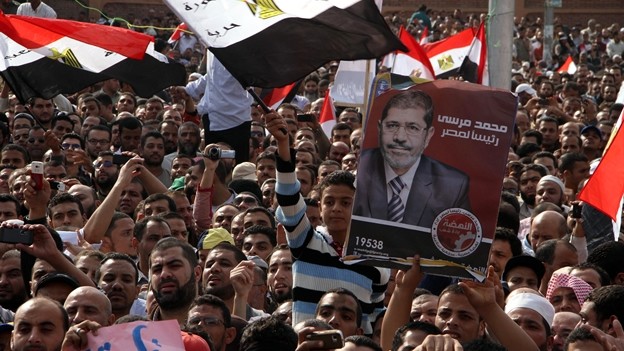 Manifestaciones multitudinarias a favor del presidente egipcio, Mohamed Morsi