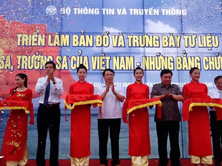 Exposición de testimonios históricos sobre territorios soberanos de Vietnam