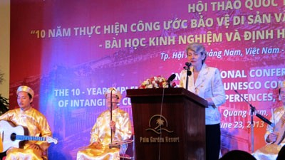 Vietnam valora los 10 años de protección de patrimonios culturales intangibles