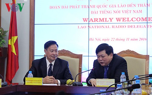 Vietnam y Laos afianzan cooperación en radiodifusión