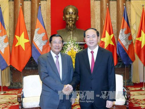 Medios de comunicación de Camboya ensalzan visita de su primer ministro a Vietnam