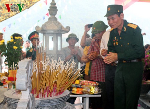 Vietnam sigue con actividades de gratitud a los inválidos y mártires de guerra 