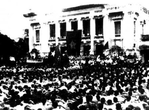 Periódicos de Vietnam publican artículos en conmemoración de los 72 años de la Revolución de Agosto