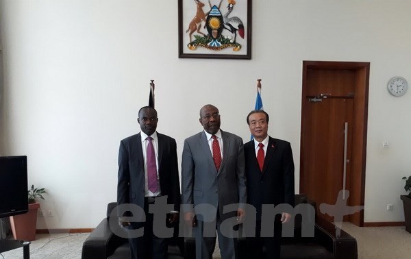 Vietnam y Uganda buscan fortalecer las relaciones de cooperación multisectorial