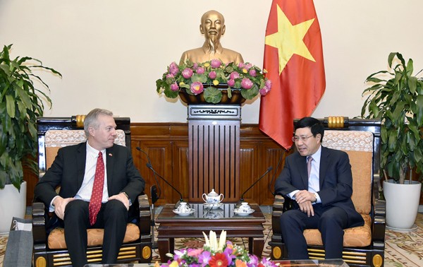 Vietnam aprecia los aportes del embajador estadounidense en Hanoi a los lazos bilaterales