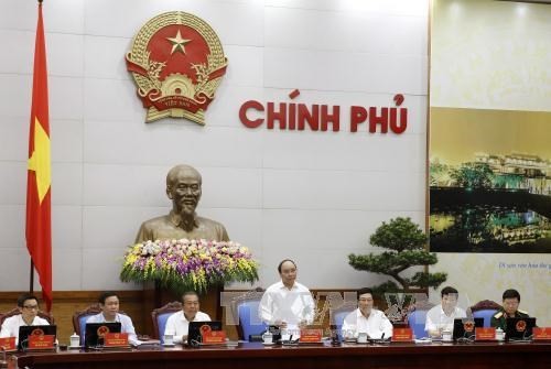 Gobierno de Vietnam continúa la agenda de trabajo de la reunión ordinaria de octubre