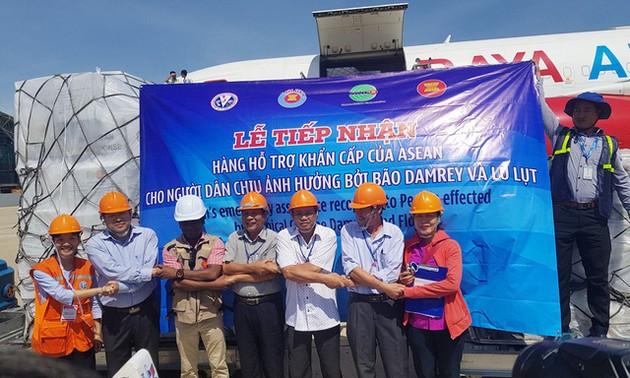 La ayuda humanitaria de la ASEAN llega a Vietnam
