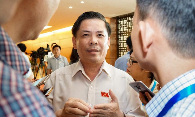 Mejorías de infraestructuras viales centran la primera interpelación parlamentaria de Vietnam