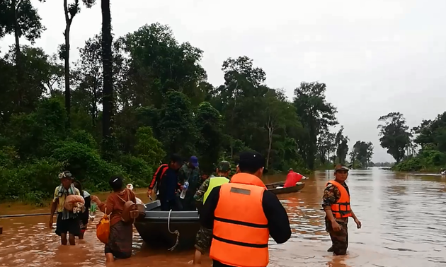 Decenas de muertos tras el derrumbamiento de una presa en Laos