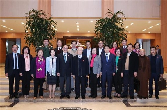 Delegación de legisladores de Hanói dispuesta a mejorar contactos con electores