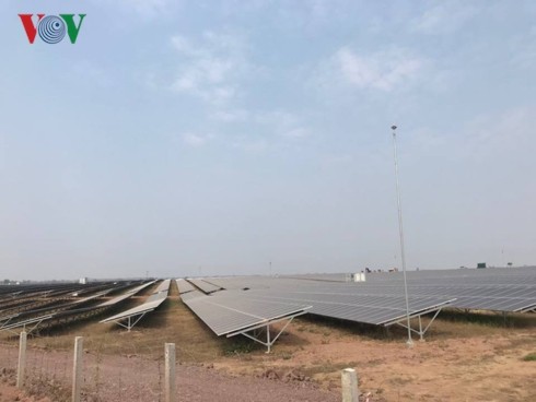 Activan el mayor conjunto de instalaciones de energía solar de Vietnam