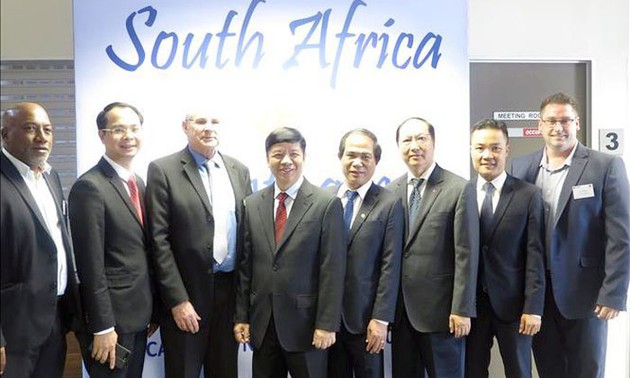 Vietnam y Sudáfrica fortalecen la cooperación empresarial