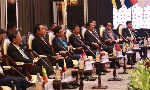 Realizan reuniones de altos líderes de la Asean 