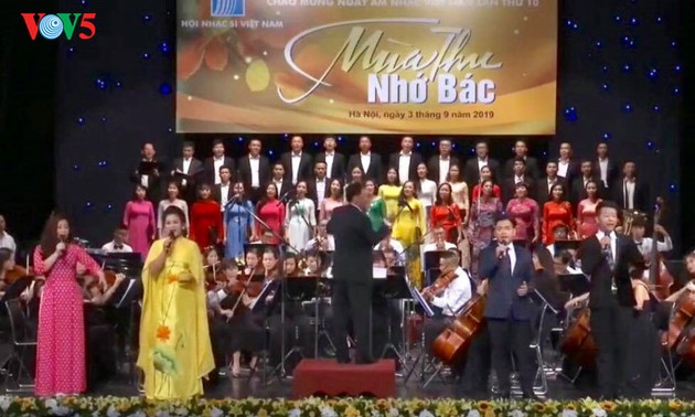 Concierto en honor al presidente Ho Chi Minh resalta en celebración del Día Nacional de la Música
