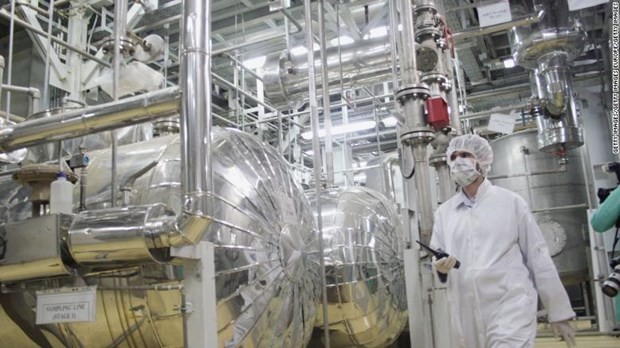 Irán reanuda el enriquecimiento de uranio  