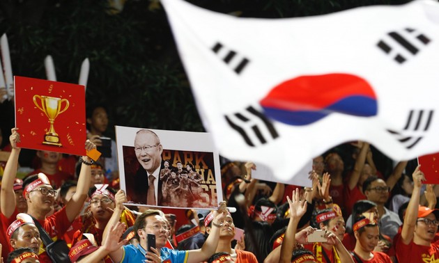Triunfo de fútbol vietnamita en juegos regionales acapara atención de periódicos extranjeros