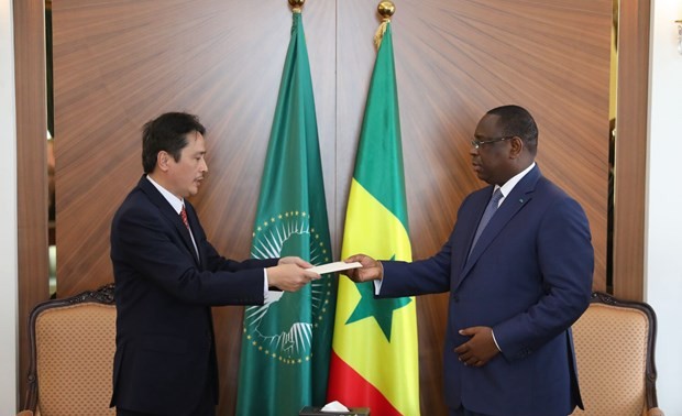 Vietnam y Senegal promueven cooperación