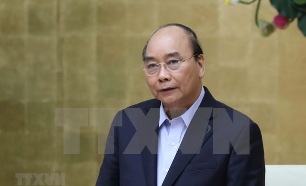 Primer ministro de Vietnam alienta a los soldados a mantener esfuerzos frente a desastres naturales