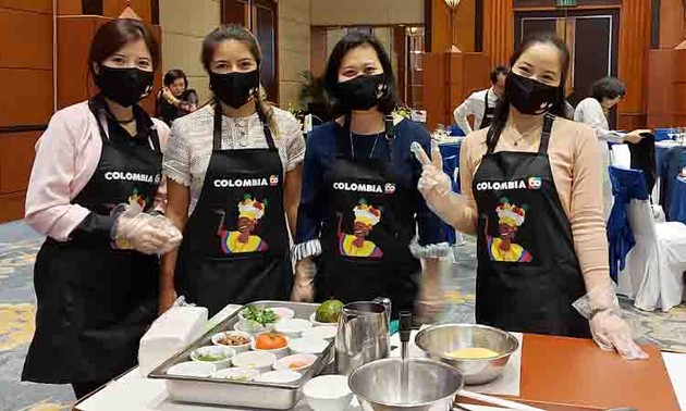 Recorrido por Colombia a través de una clase culinaria en Hanói