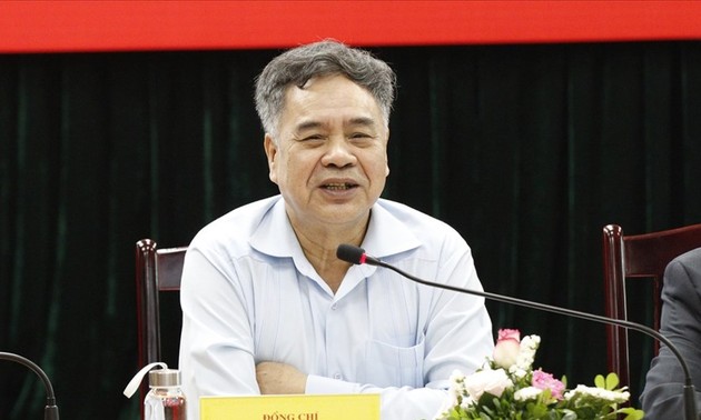 Los logros de la Renovación evidencian la correcta política del Partido Comunista de Vietnam, según académicos