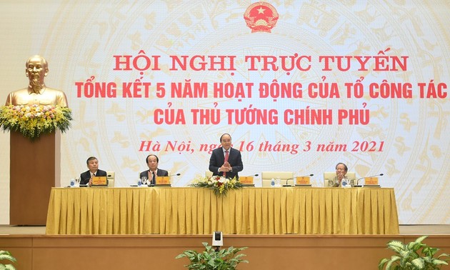 Evalúan el desempeño quinquenal del equipo de expertos del jefe del Gobierno vietnamita