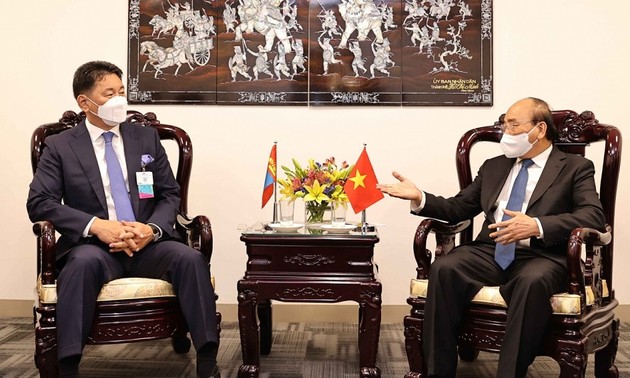 El presidente vietnamita se reúne con líderes de otros países para fortalecer la cooperación